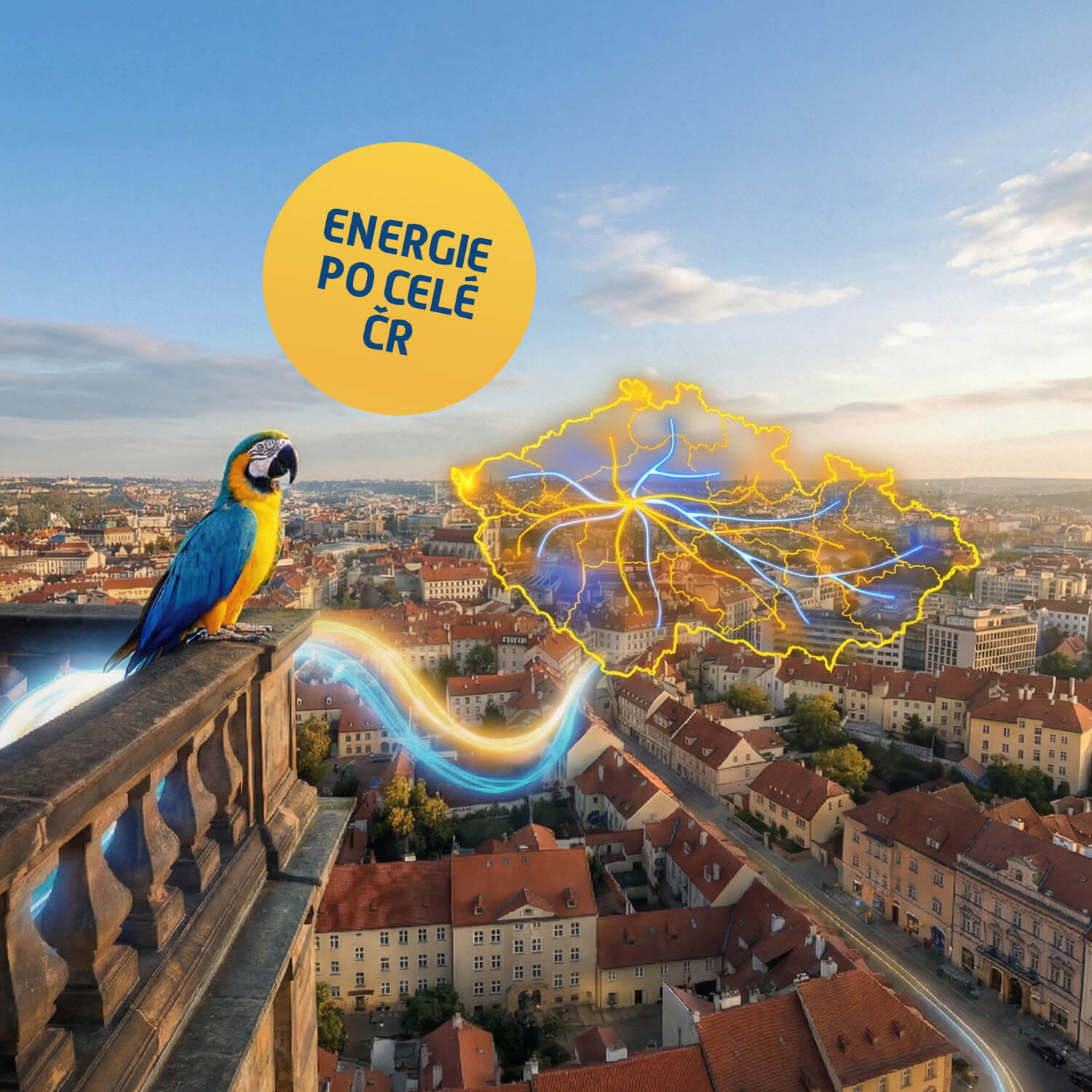 Papoušek sedící na zábradlí balkonu nad městem. 