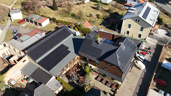 Solární panely na střeše Pivovaru Černý orel